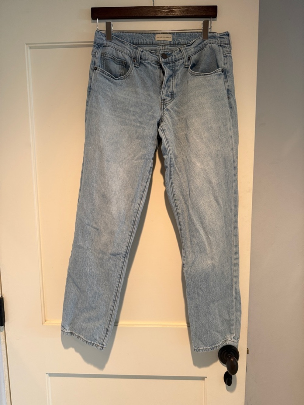 Oliver Logan Light indigo worn Women’s Straight Leg Jeans
